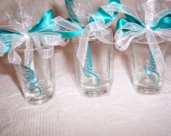 Bridesmaids Shot Glasses Personalized, SET of 4 Bride Shot Glass, Maid of Honor Shot Glass