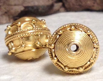 1 Round Vermeil Bead - 11mm - Swired Wire Top with Center Arches MB241