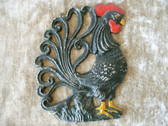 Primitive Vintage Cast Iron Rooster Wall Decoration With Hand