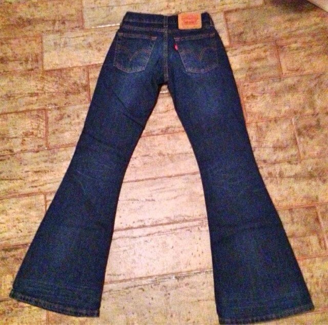 levis flare leg jeans