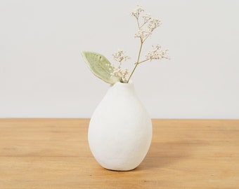 White Modern Vase White Ceramic Vase ~ Handmade Pottery Vase Ceramic Vases Ceramic Sculpture Bud Vase Modern Flower Vase Unique Ceramic Gift