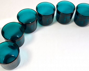 Six Fasetti tumblers in teal glass designed by Kaj Franck for Nuutajärvi, ca 1954