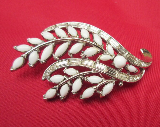 Leaf Brooch - Crown Trifari - White Milk Glass Rhinestone - Floral flower - Mid Century Pin