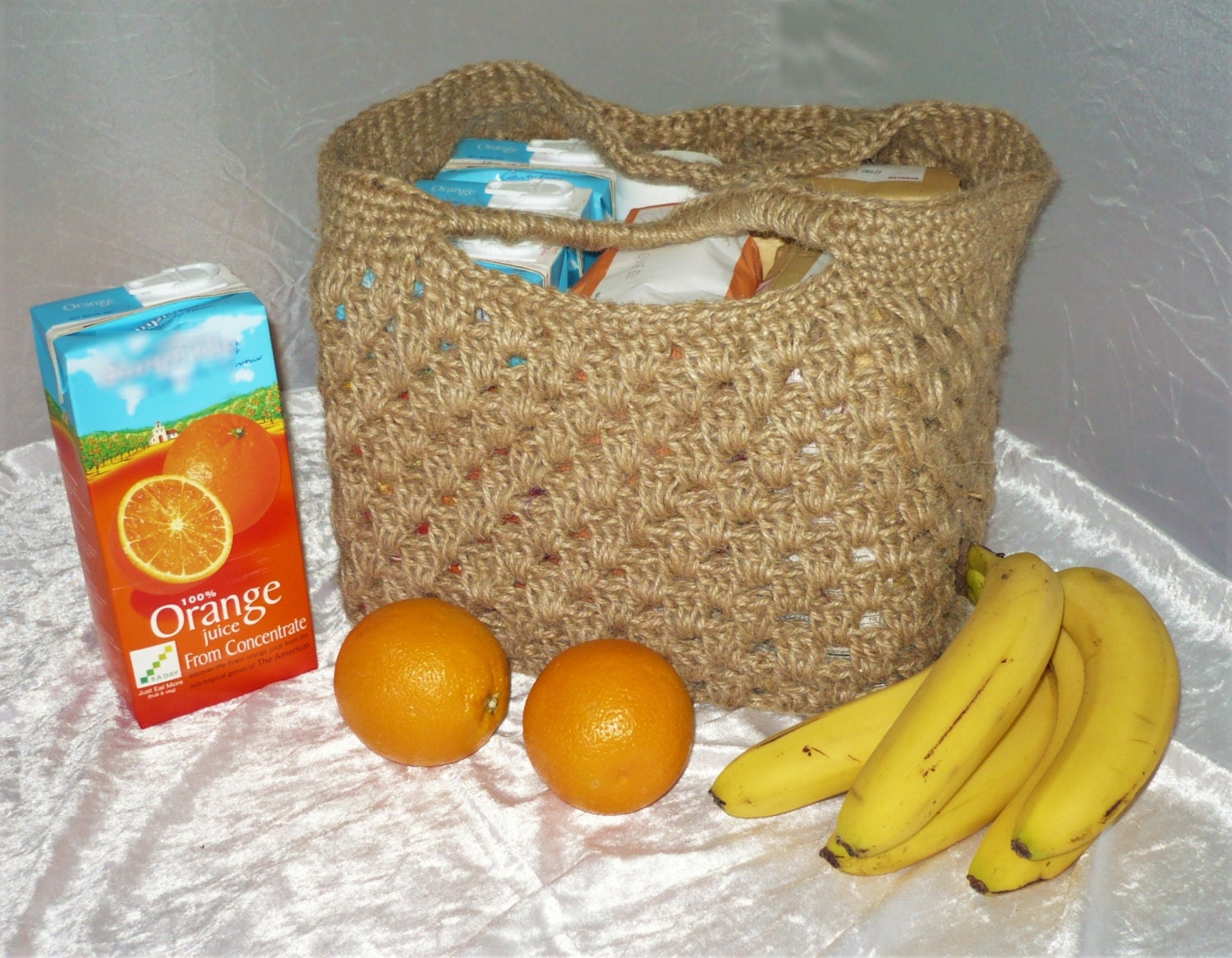 Strong shopping bag: crocheted tote 100% jute. Grocery market