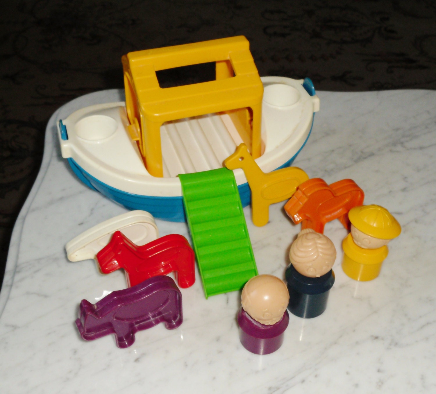 noah's ark bath toy tupperware