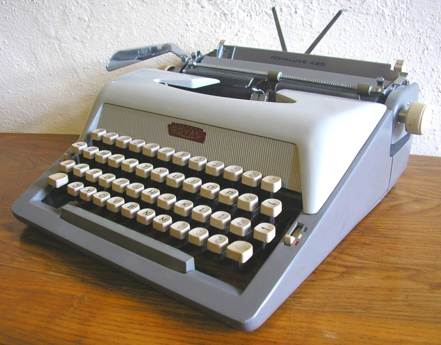 Royal Portable Working Typewriter RoyalLuxe by IrishBarnVintage