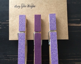 Items similar to Clothespin magnets to hang pictures or children's ...