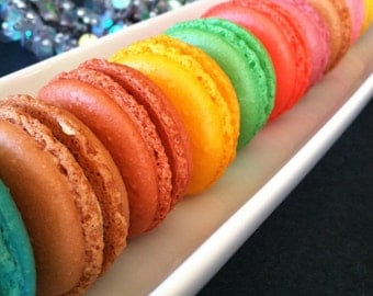 12 French macarons
