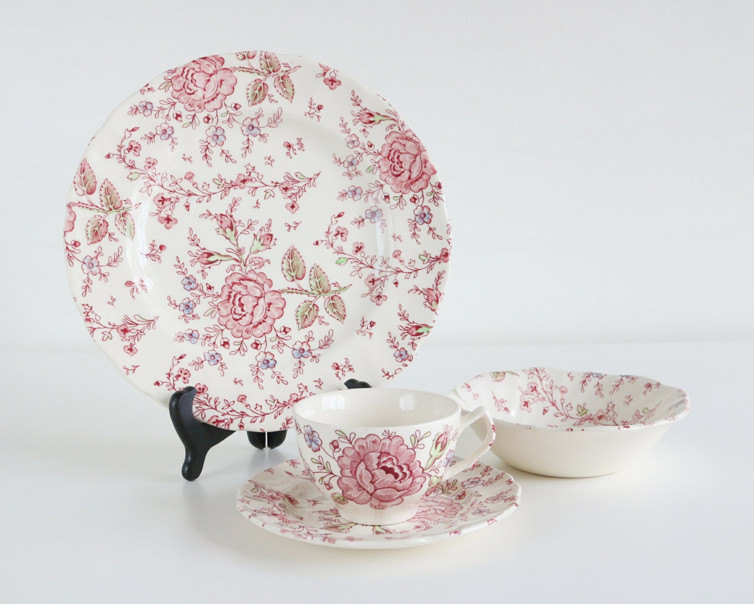 Rose Chintz by Johnson Bros. 4-Piece Pink Floral Dinnerware