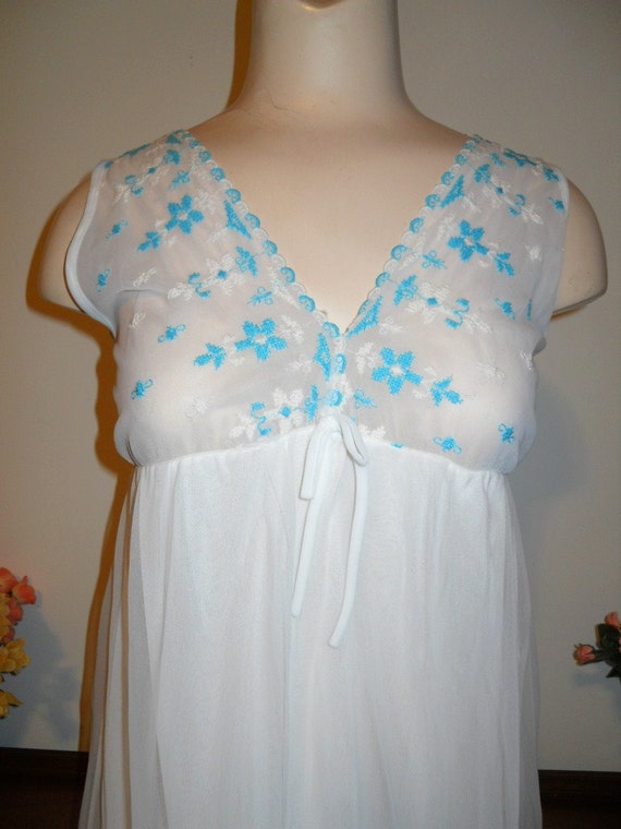 Vintage 1960's Baby Doll Nightgown Bridal White Double