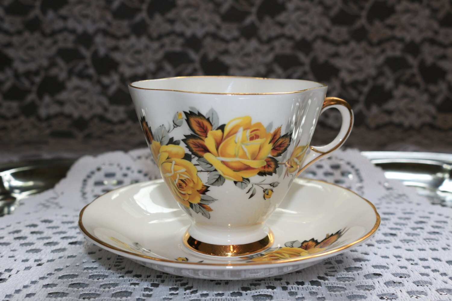 Vintage 1950s Windsor England Tea Cup Saucer Bone China Set
