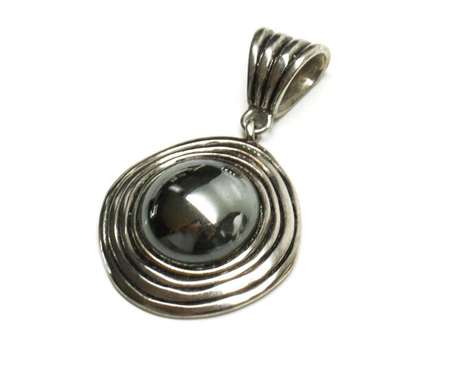 Storewide 25% Off SALE Vintage Silver Tone Premier Designs Designer Signed Grey Pearlescent Necklace Pendant Featuring Primitive Style Desig