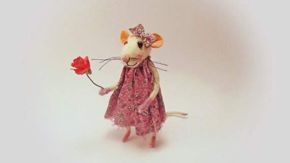 Needle Felted Animal , Mouse with a bouquet , Decoration , Art Doll , Waldorf animal , Eco-friendly