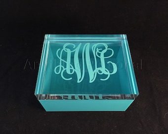 Monogrammed Acrylic Lid Box, Acrylic Jewelry Box, Trinket Box, Bridal Gift, Bridesmaid Gift, Acrylic Box, Personalized Gift, Monogrammed Box