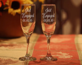 Engagement Gift, Engagement Champagne Glass, Engagement Glasses, Personalized Engagement Gift, Newly Engaged, Proposal Gift, Set of 2
