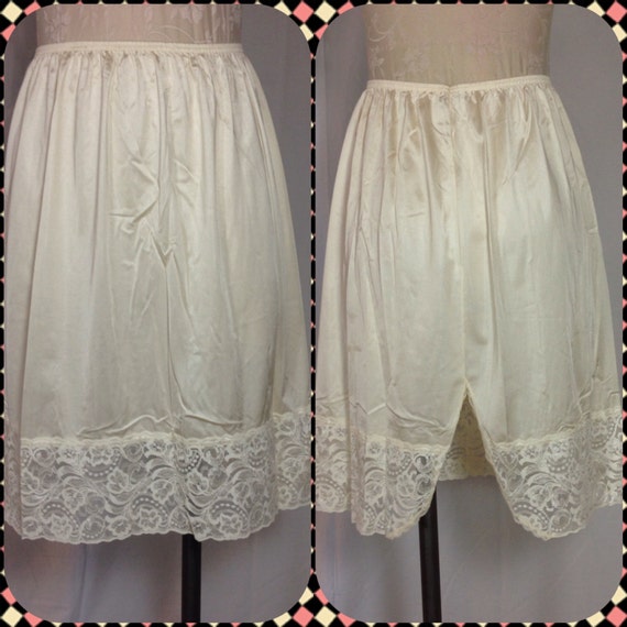 lace hem slip