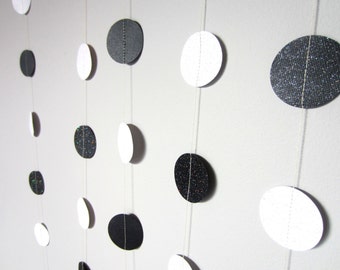 Black white garland | Etsy