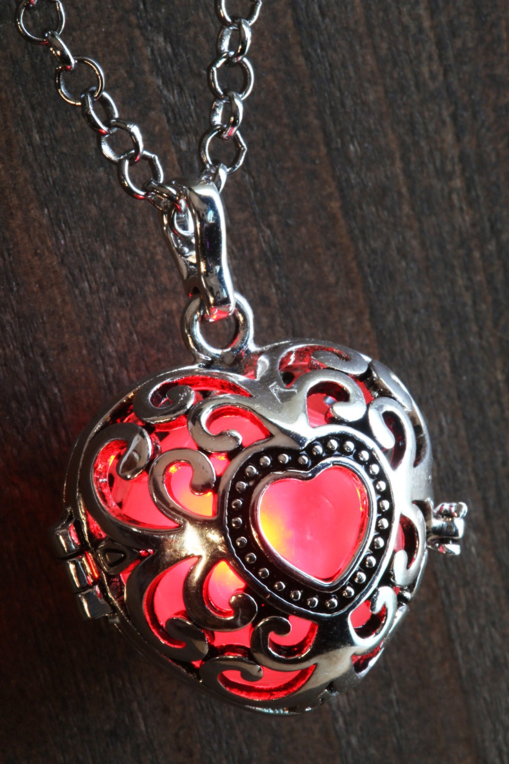 Red Glowing Pendant Necklace heart Locket Silver tone