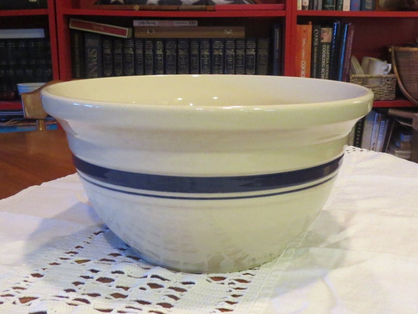 Roseville Ohio Friendship Pottery 6 Qt. Large Mixing Bowl