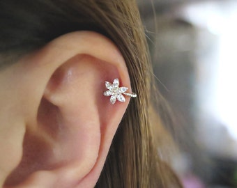 CZ Ear Cuff/Silver Cuff/Ear cuff no piercing/Ear cuff non pierced/Cartilage ear cuff/Helix ear cuff/Ear Crwler/Silver ear cuff/Ear climber