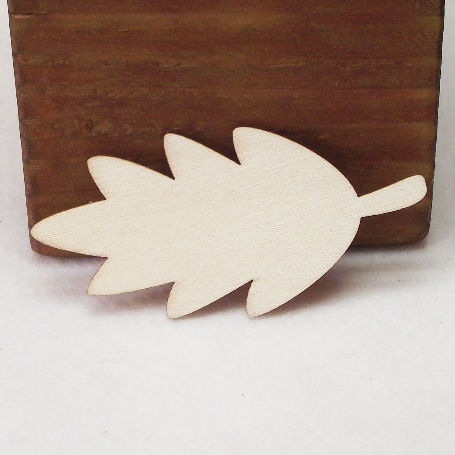 Natural Unfinished Wood Laser Cut Oak Leaves For Wood Crafts