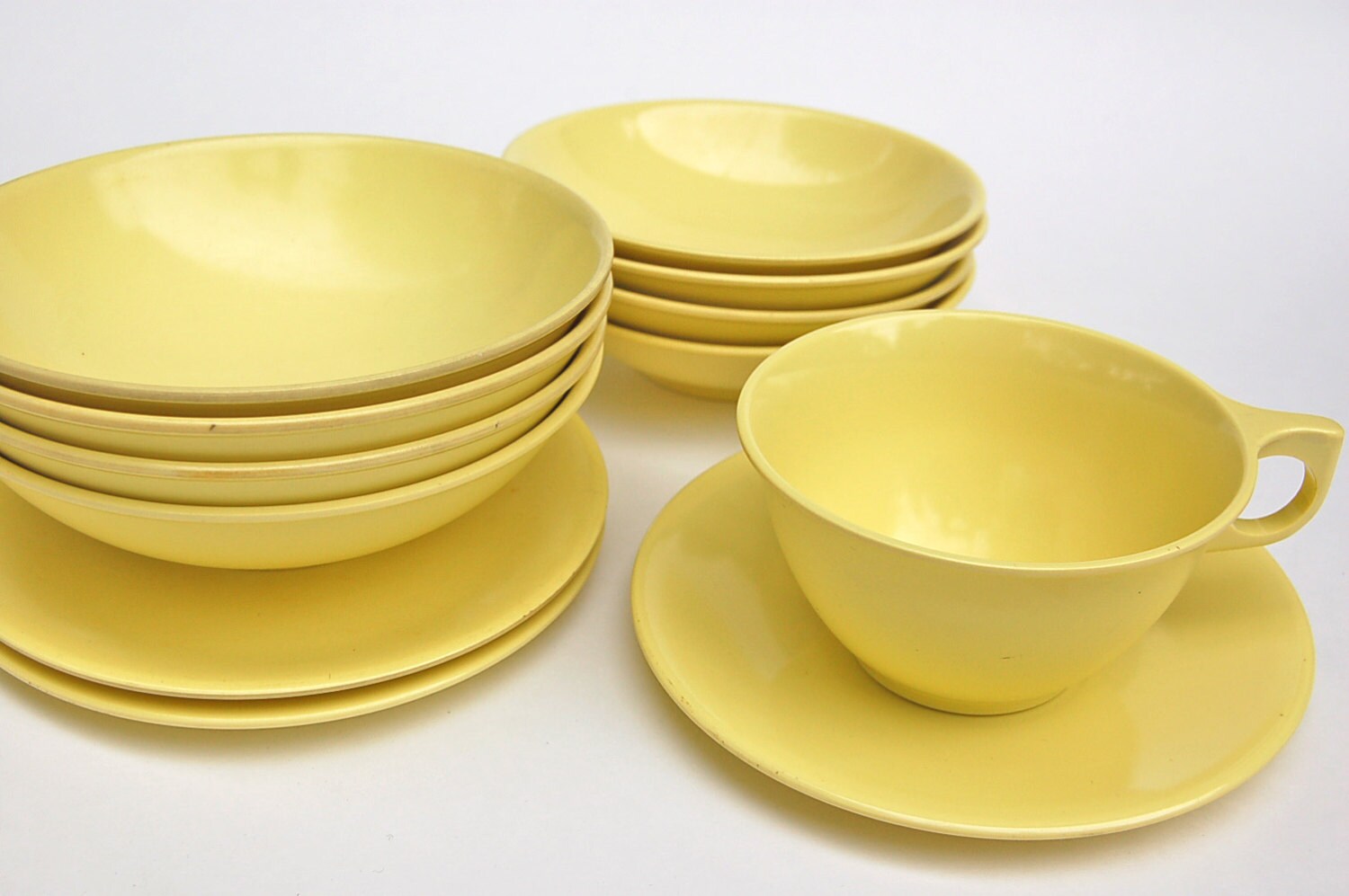 11 Piece Yellow Melamine Dishes Soup/Cereal Bowls Fruit