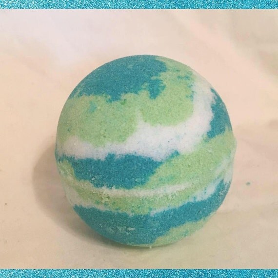 1 Mother Earth Bath Bomb. No staining on skin or bathtub