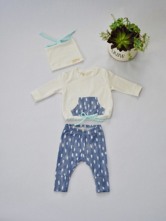 Gender neutral coming home outfit / Newborn by PikkuMyyBoutique