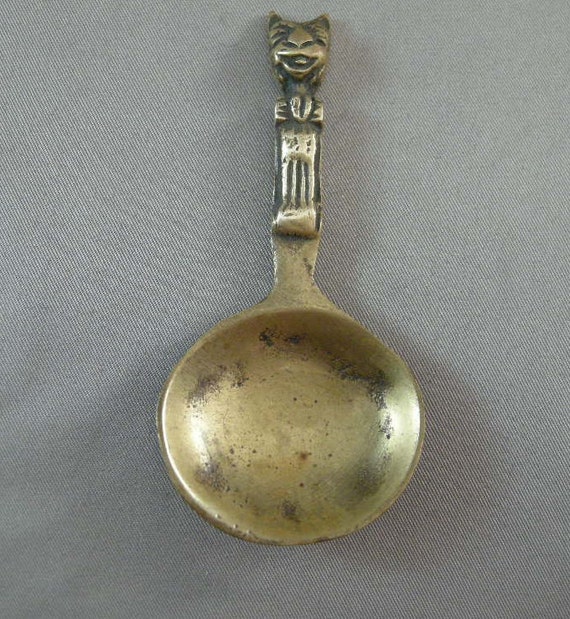 Vintage Brass English Tea Caddy Spoon w/ Smiling by cerritorose
