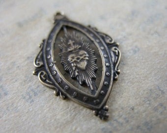 Bronze Sacred Heart Pendant Religious Medal Religious Charms Jewelry Supplies B1337LS