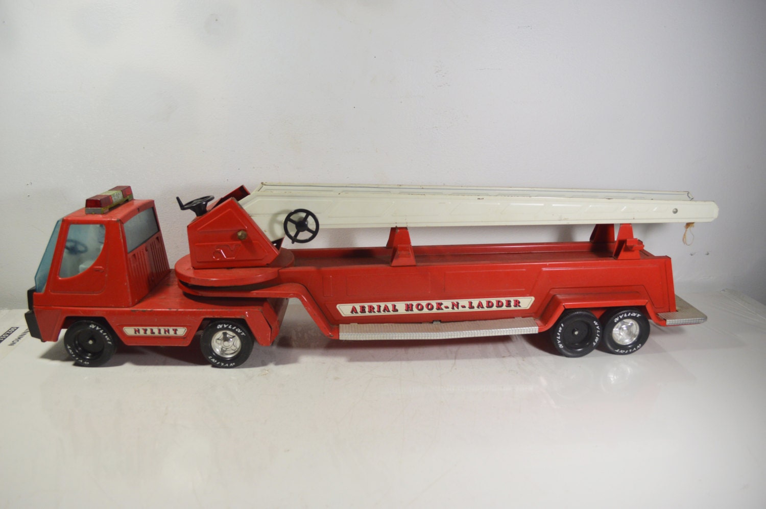nylint aerial hook and ladder