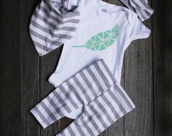 Gray Stripe baby outfit/Gender Neutral Baby Clothes/Aztec Coming home/Going Home outfit/Stripe baby leggings newborn outfit/ Stripe Leggings