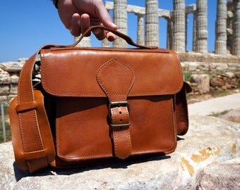 Tan Leather DSLR Camera Bag with Padding / Greek Messenger Bag with Insert Divider / Shoulder Bag
