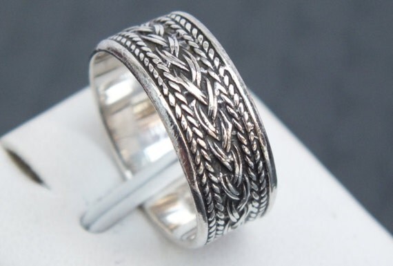 Sterling Silver Ring With Center Wheat Design Silver Dot Row