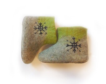 Felted boots,felted grey wool slippers for kids,grey-green felt slippers,eco gift,handmade shoes,gefilzte Hausschue
