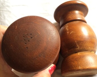 VINTAGE! Salt and pepper shakers