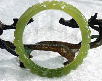 Carved Double Dragons Vintage Chinese Jade Bangle Bracelet Classic Round 61mm Diameter