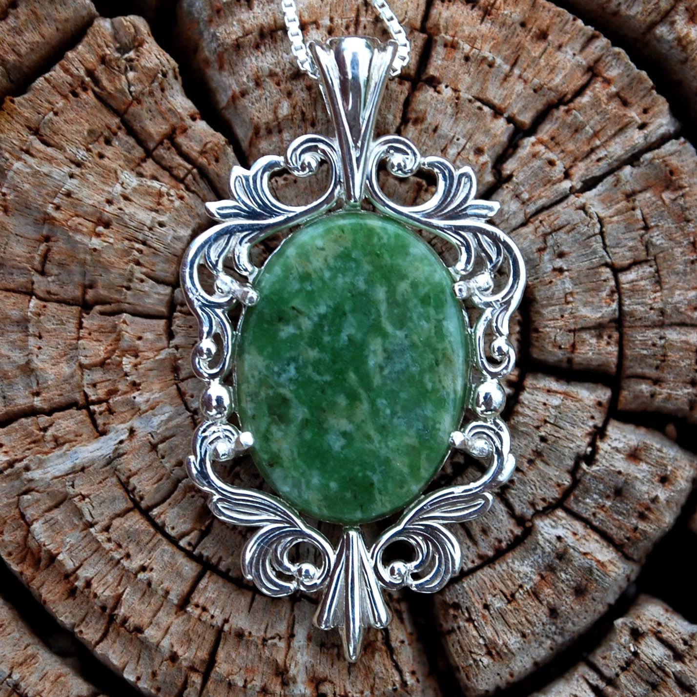 Gorgeous Wyoming Jade 925 Sterling Silver Necklace