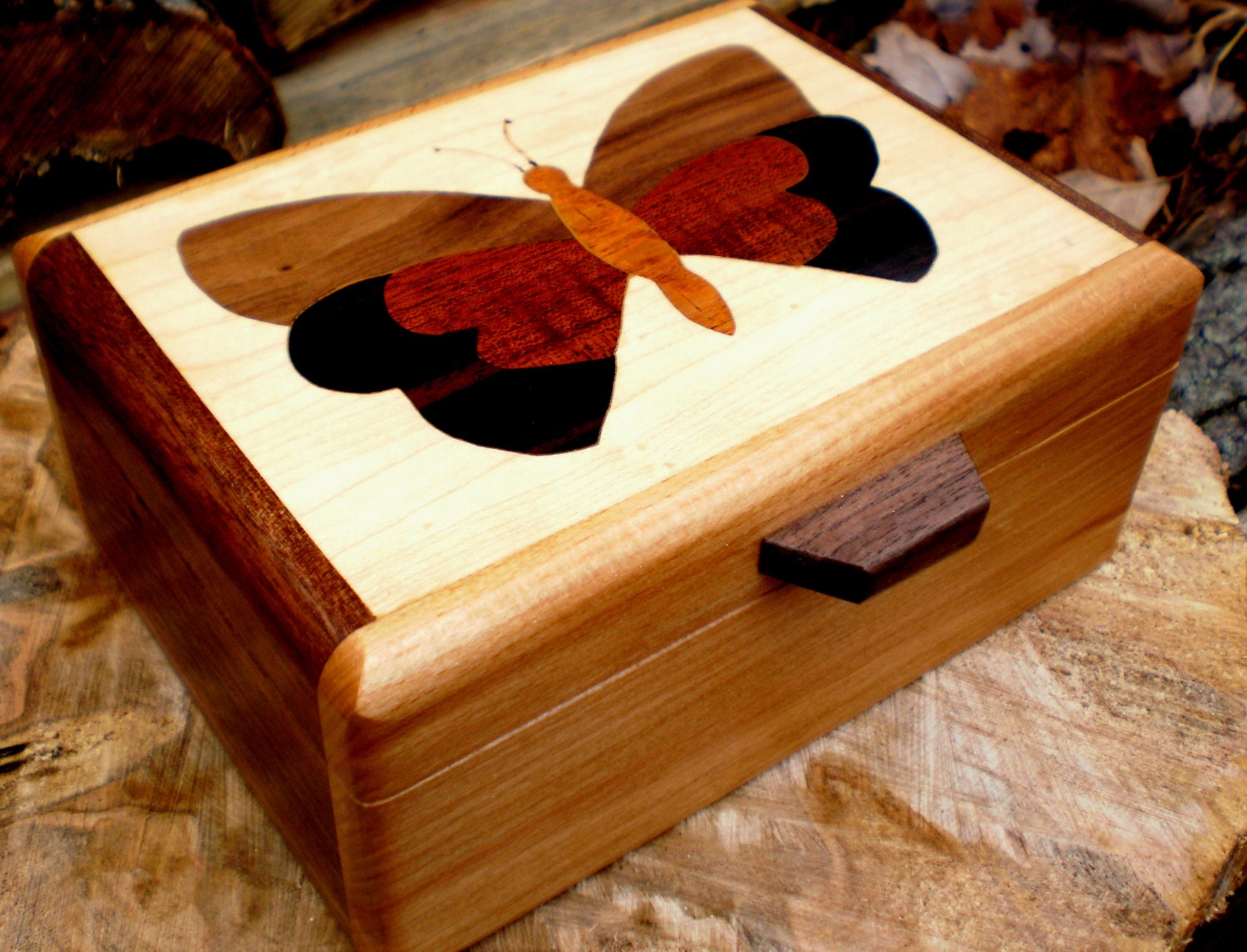 Wood inlay Monarch butterfly box1
