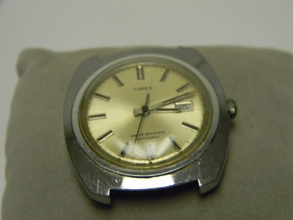 Items similar to Vintage TIMEX Water Resistant Automatic Men's Watch ...