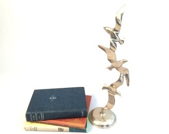 Mid Century Modern Vintage Brass Flying Seagulls Flying Birds Sculpture Statue