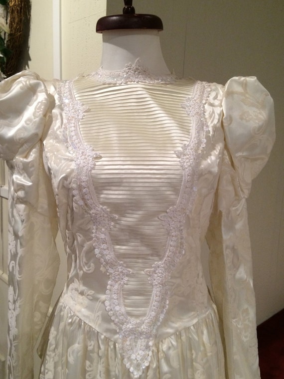 1990-jessica-mcclintock-wedding-gown-ivory-victorian