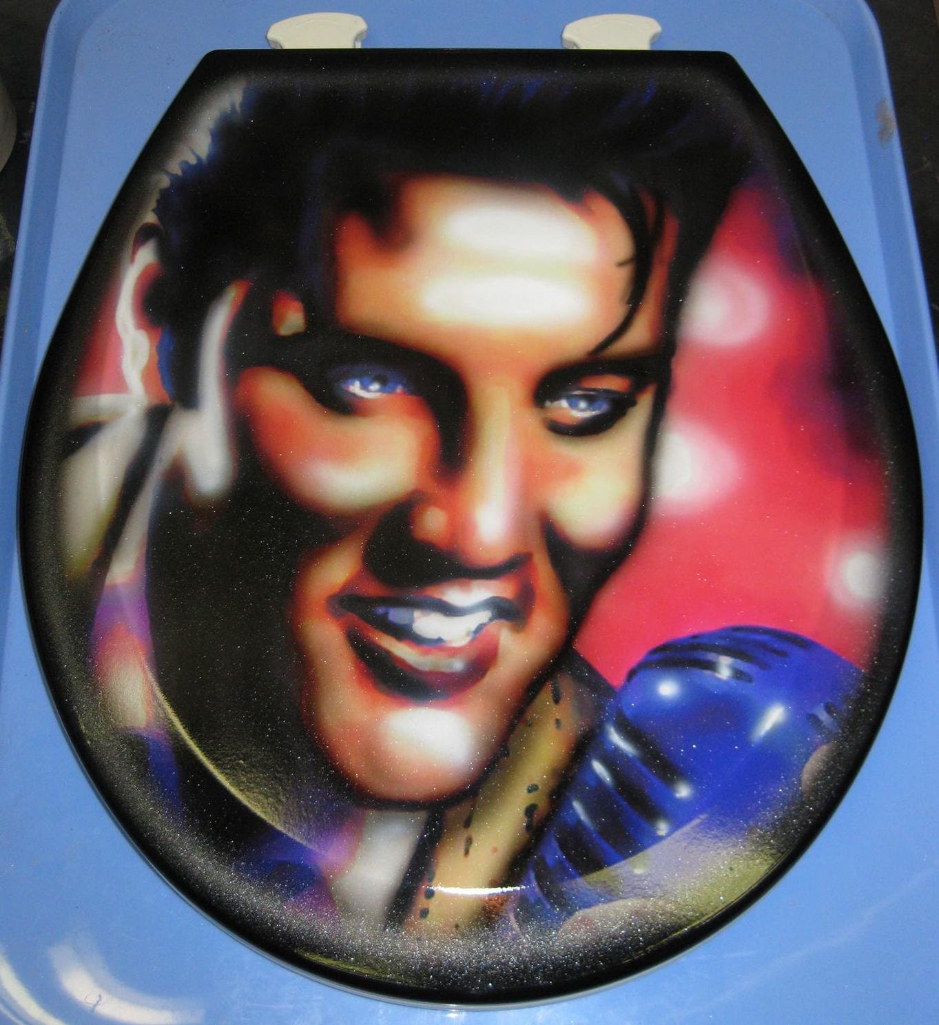 elvis commode