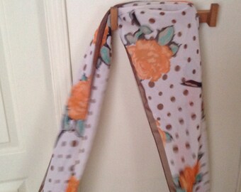 Scarf in shades of orange