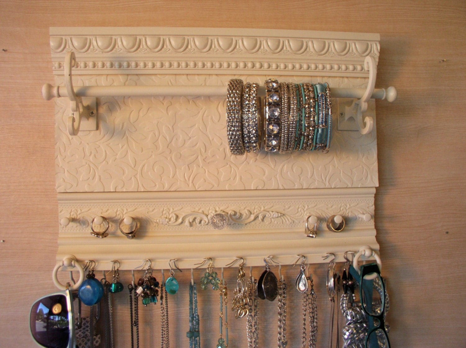 Jewelry organizer Shabby chic. Jewelry holder for