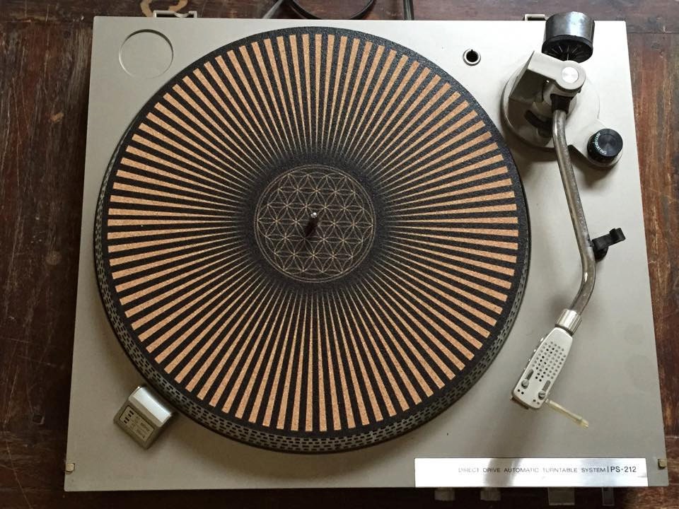 Turntable Slipmat Specially designed Cork. The by TAZstudio
