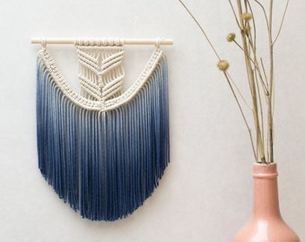 Macrame Wall Hanging / Modern Macrame / Dip Dye / Ombre / Wall Art / Boho Wall Hanging / Wall Tapestry / Macrame Tapestry