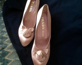 Vintage Salmon Pink Prada high heel Pumps with Rosettes