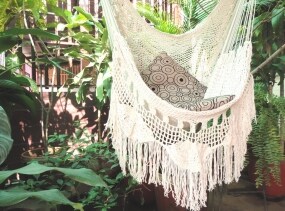 Beige Sitting Hammock with Fringe and Loose Threads, Hanging Chair Natural Cotton and Wood
