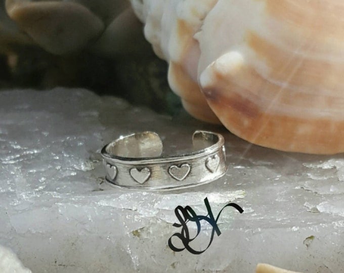 Toe Ring, Sterling Silver Toe Ring, Floral Pattern , Tiny Hearts, Sandal Jewelry, Toe Jewelry, Sexy Toes, Beach Jewelry, Beach Wedding